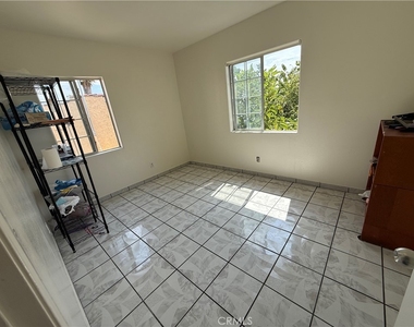 529 N St Louis Street - Photo Thumbnail 7