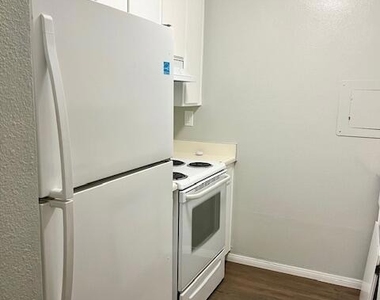 291 E Surfside Drive - Photo Thumbnail 5