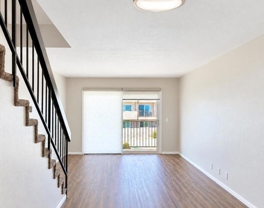 291 E Surfside Drive - Photo Thumbnail 14
