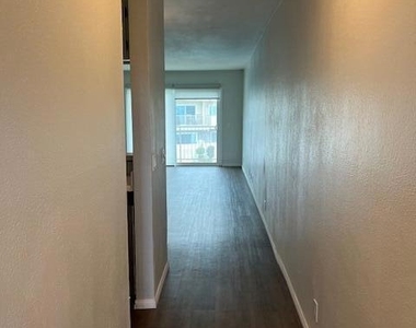 291 E Surfside Drive - Photo Thumbnail 6