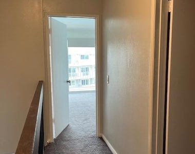 291 E Surfside Drive - Photo Thumbnail 12