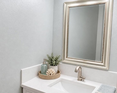 291 E Surfside Drive - Photo Thumbnail 9