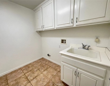 12761 Wild Horse Way - Photo Thumbnail 16