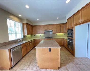 12761 Wild Horse Way - Photo Thumbnail 4