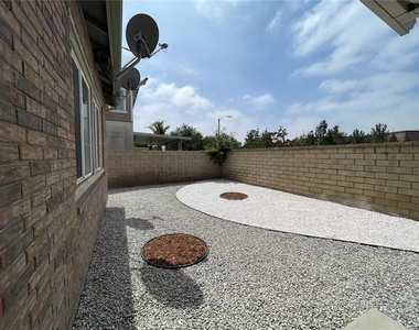 12761 Wild Horse Way - Photo Thumbnail 17