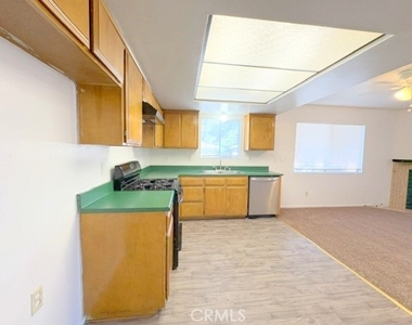189 Linda Way - Photo Thumbnail 6