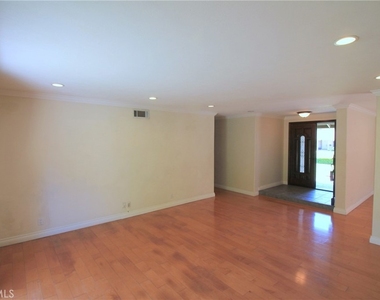 23951 Decorah Road - Photo Thumbnail 12