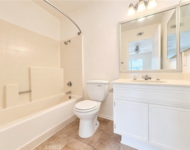5640 Riverside Dr - Photo Thumbnail 10