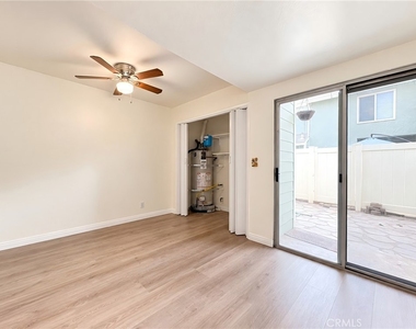 5640 Riverside Dr - Photo Thumbnail 3