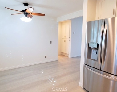 960 E Bonita Avenue - Photo Thumbnail 6