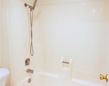 960 E Bonita Avenue - Photo Thumbnail 13