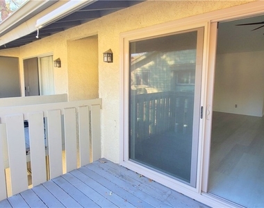 960 E Bonita Avenue - Photo Thumbnail 18