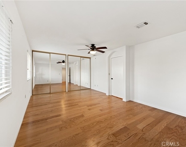 2095 Silver Oak Way - Photo Thumbnail 21