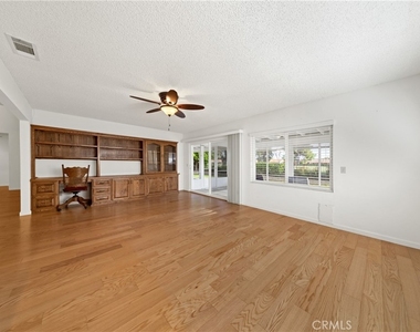 2095 Silver Oak Way - Photo Thumbnail 15