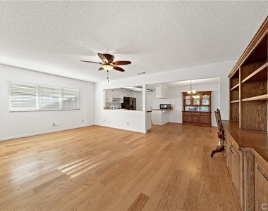 2095 Silver Oak Way - Photo Thumbnail 16
