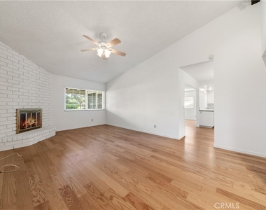 2095 Silver Oak Way - Photo Thumbnail 6