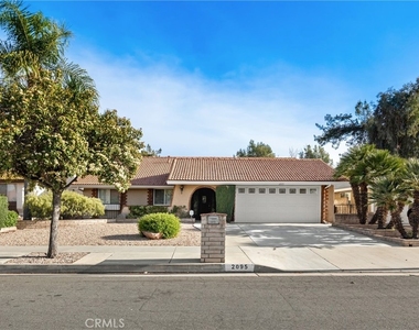 2095 Silver Oak Way - Photo Thumbnail 34