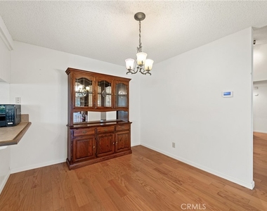 2095 Silver Oak Way - Photo Thumbnail 9