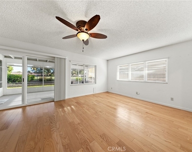 2095 Silver Oak Way - Photo Thumbnail 14