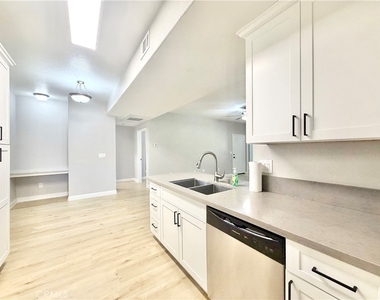 41410 Juniper Street - Photo Thumbnail 11
