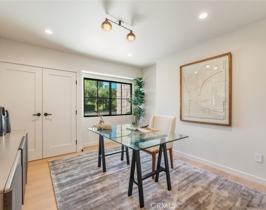 8960 Oak Park Avenue - Photo Thumbnail 17