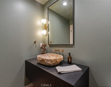 8960 Oak Park Avenue - Photo Thumbnail 62