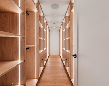 8960 Oak Park Avenue - Photo Thumbnail 45