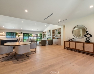 8960 Oak Park Avenue - Photo Thumbnail 40