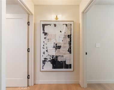 8960 Oak Park Avenue - Photo Thumbnail 61