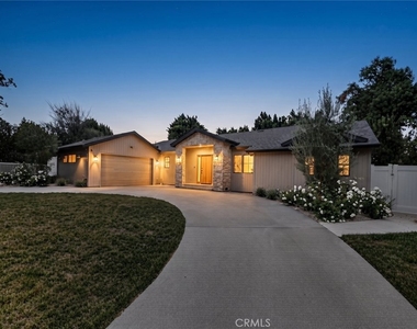 8960 Oak Park Avenue - Photo Thumbnail 8