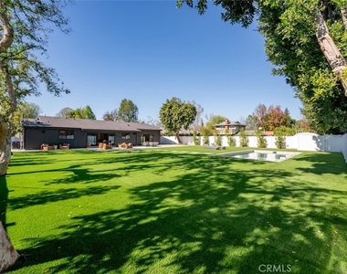 8960 Oak Park Avenue - Photo Thumbnail 55