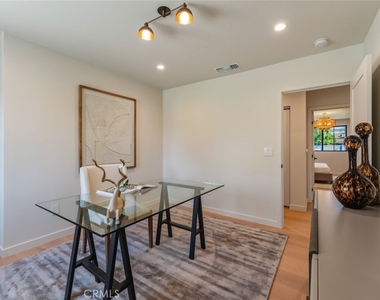 8960 Oak Park Avenue - Photo Thumbnail 18