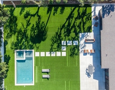 8960 Oak Park Avenue - Photo Thumbnail 65