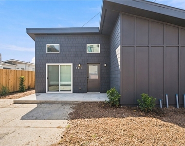 581 West Ave. 28 - Photo Thumbnail 12