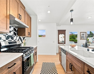 575 West Ave 28 - Photo Thumbnail 6