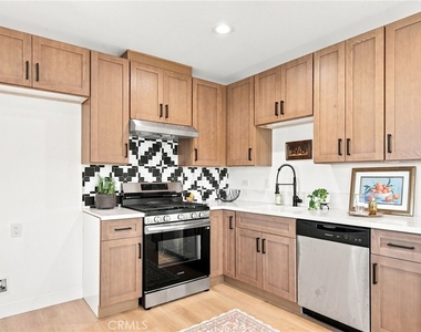 2801 Jeffries - Photo Thumbnail 3