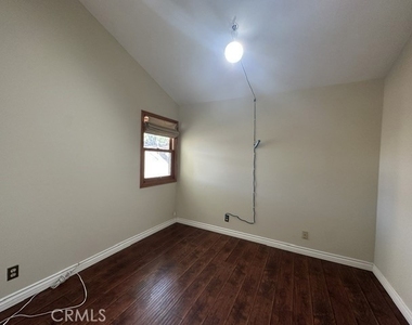 22137 Burbank - Photo Thumbnail 15