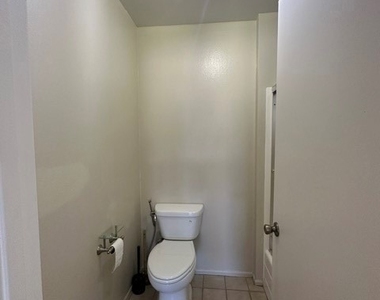 22137 Burbank - Photo Thumbnail 28