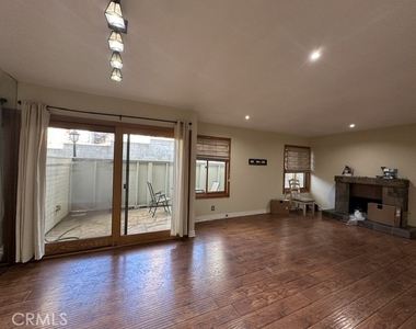 22137 Burbank - Photo Thumbnail 13