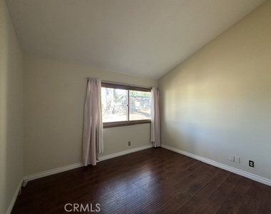 22137 Burbank - Photo Thumbnail 22
