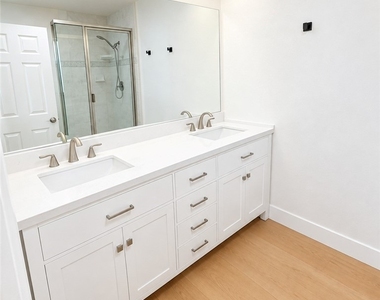 6691 Summerhill Court - Photo Thumbnail 9