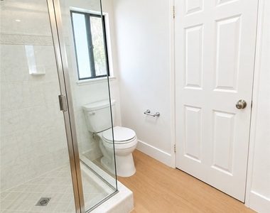 6691 Summerhill Court - Photo Thumbnail 7