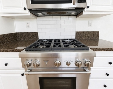 6691 Summerhill Court - Photo Thumbnail 4