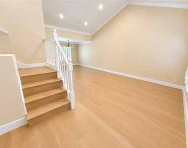 6691 Summerhill Court - Photo Thumbnail 14