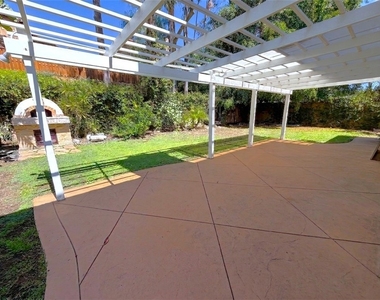 6691 Summerhill Court - Photo Thumbnail 17
