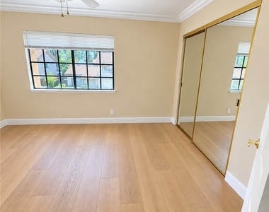 6691 Summerhill Court - Photo Thumbnail 12
