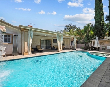10544 Camarillo Street - Photo Thumbnail 41