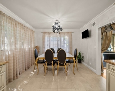 10544 Camarillo Street - Photo Thumbnail 20