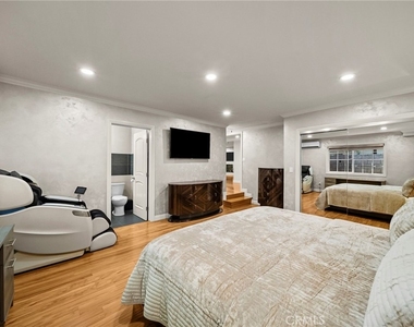 10544 Camarillo Street - Photo Thumbnail 27