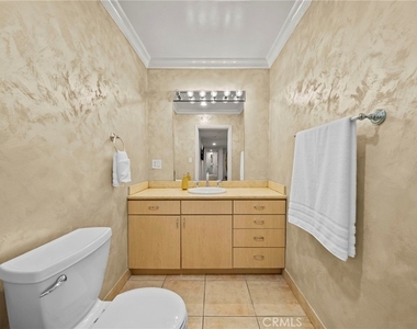 10544 Camarillo Street - Photo Thumbnail 3
